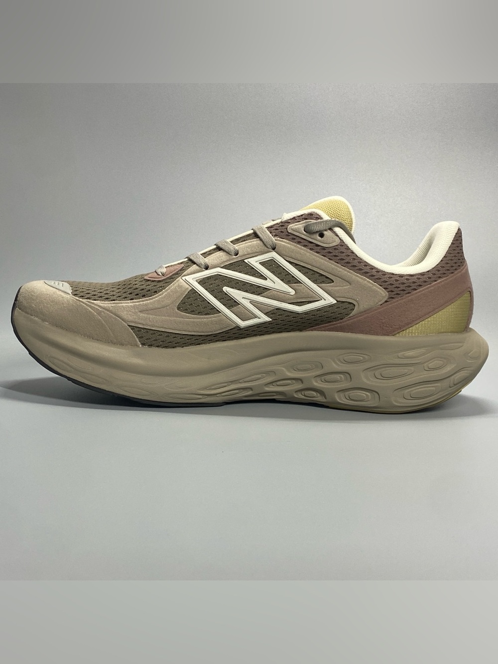 New Balance Fresh Foam Trainer UTRNAC Beige Pink Mens 10.5 Running - Picture 6 of 11
